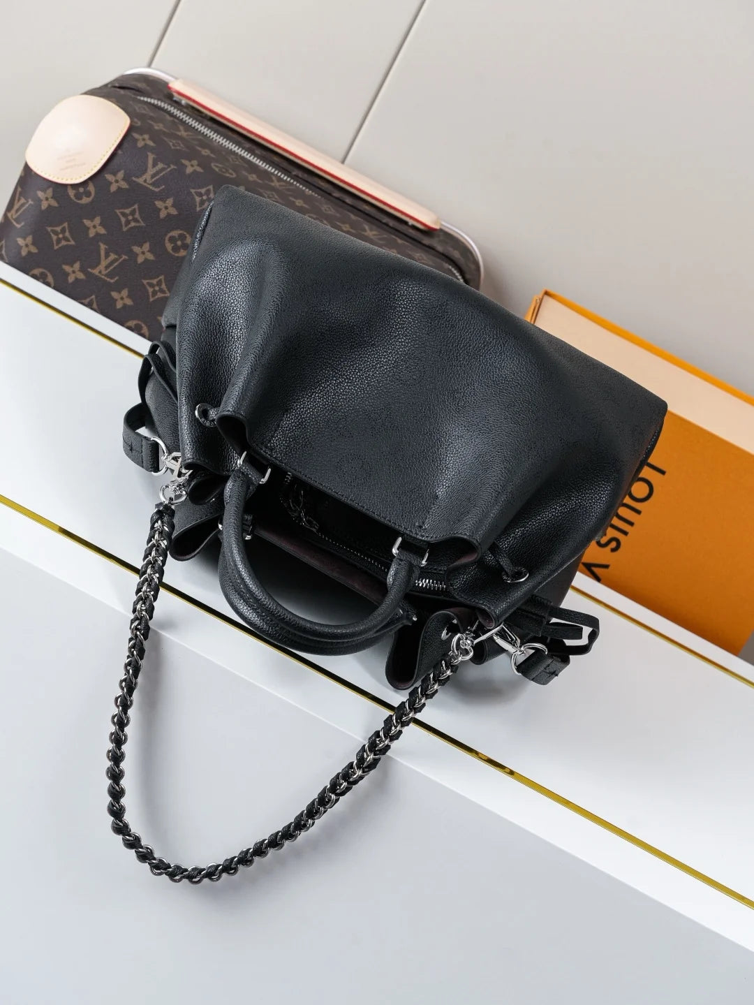 Luxury Black Women’s Handbag – Elegant Top Handle & Shoulder Bag