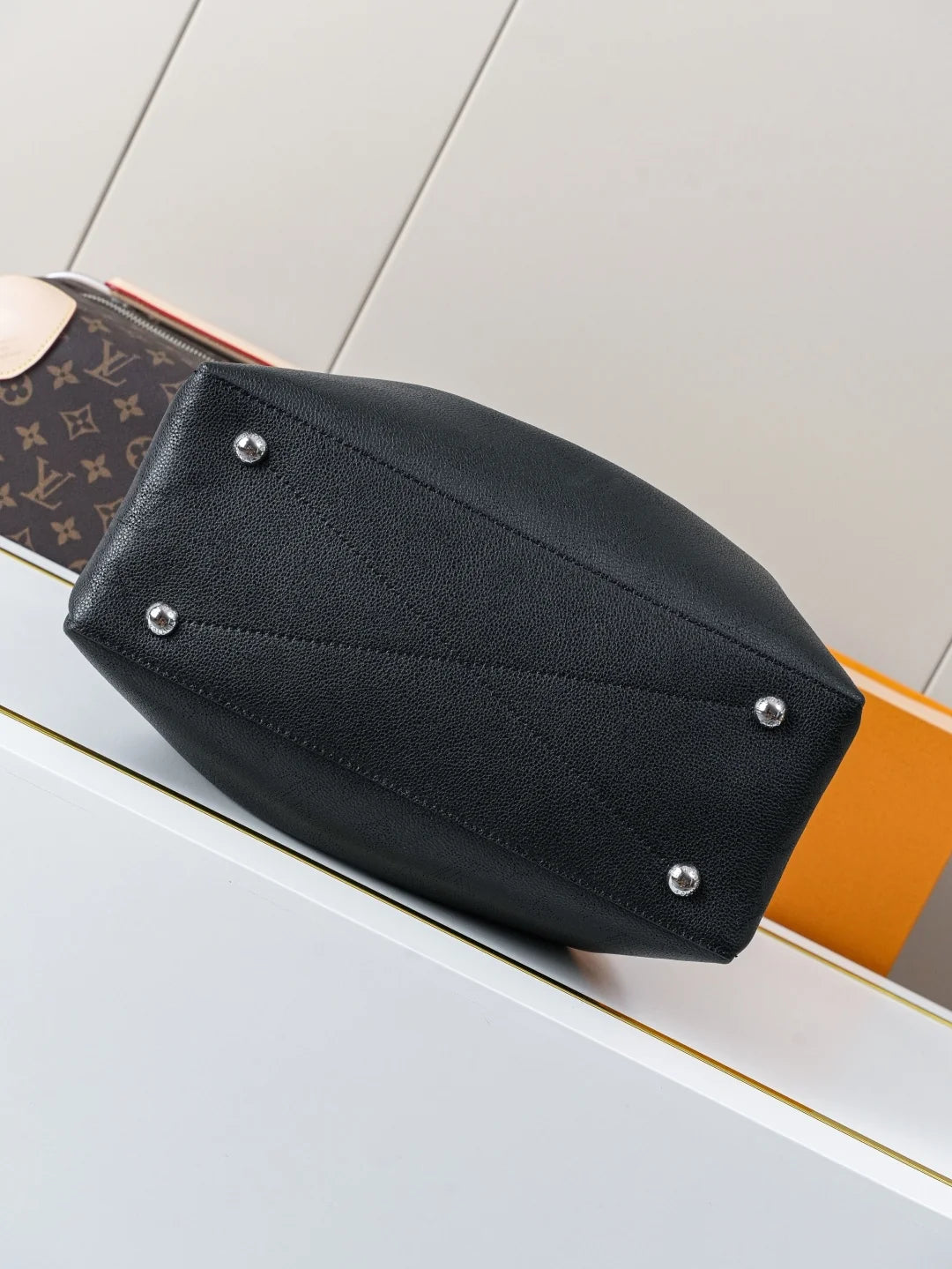 Luxury Black Women’s Handbag – Elegant Top Handle & Shoulder Bag